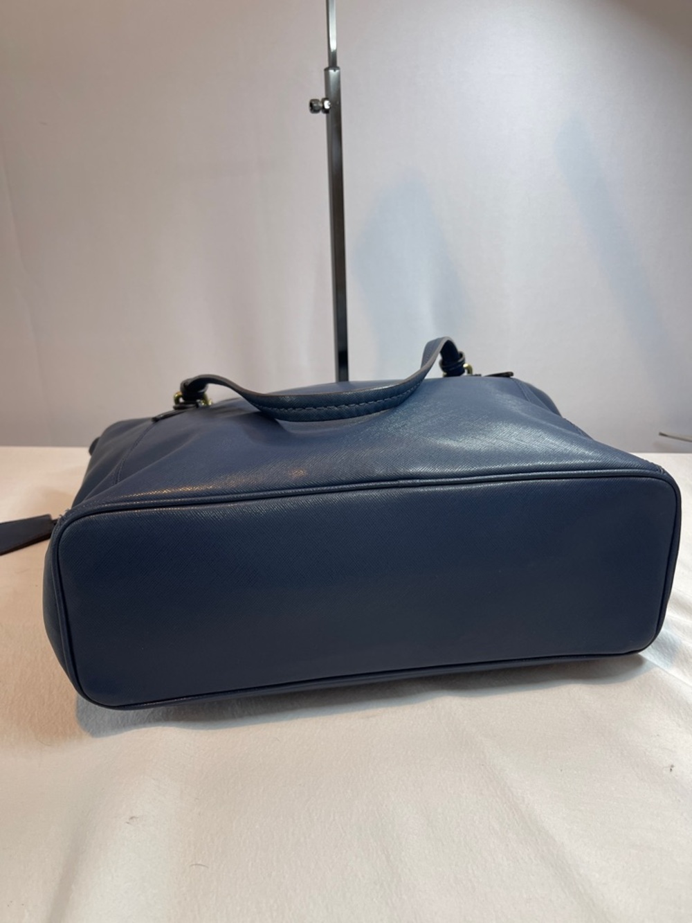 Coach E1480-F27349 Peyton Navy Leather Tote - Picture 8 of 12